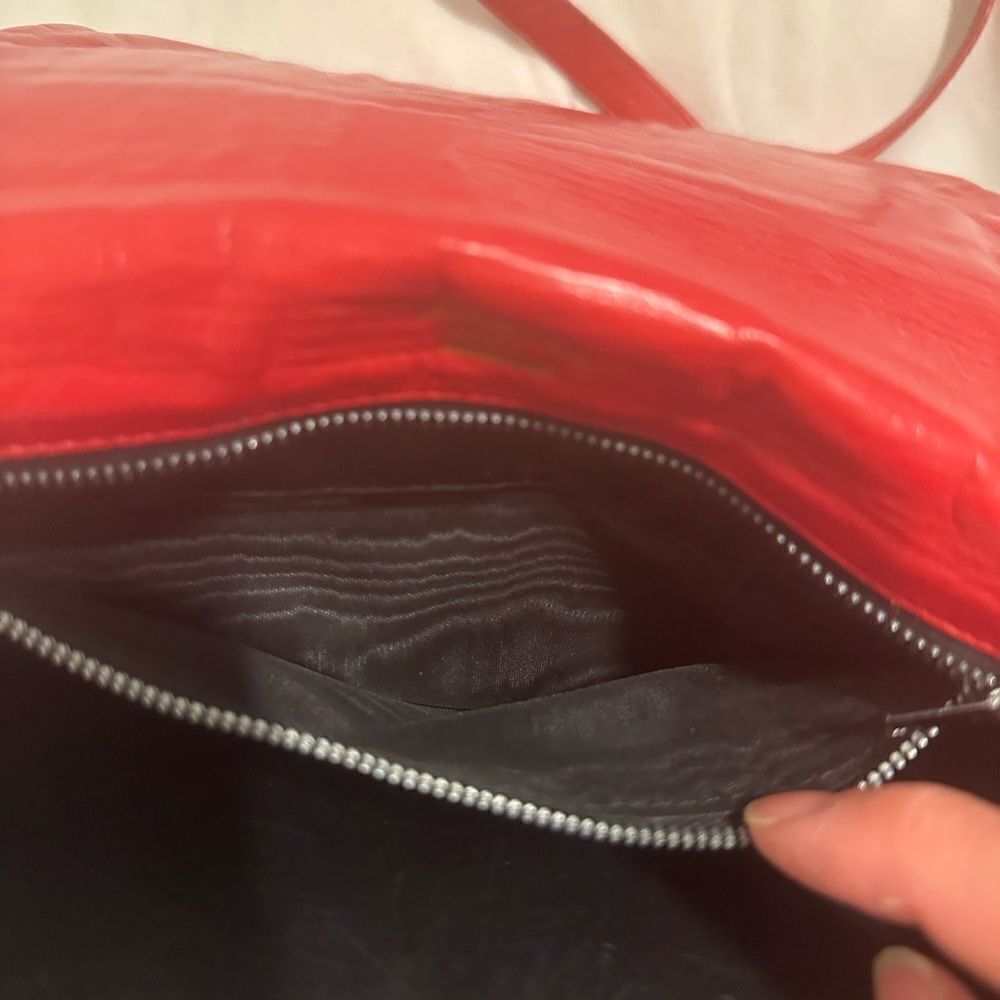 Gucci red leather gold hardware logo crossbody bag - Picture 12 of 14